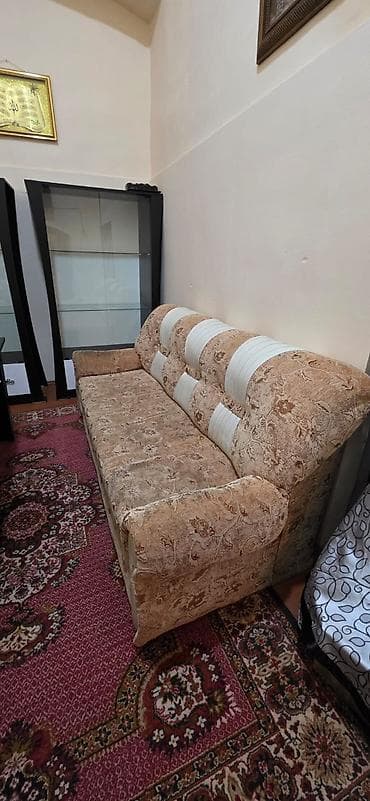 kravat islenmis: Bütün mebellər 350 manatatəcili satılır .yaxşı vəziyyətdədi ev — 5