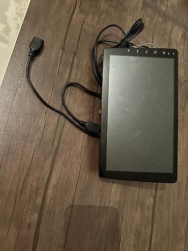 Avtomobil üçün universal multimedia/Android başlıq (touchscreen)