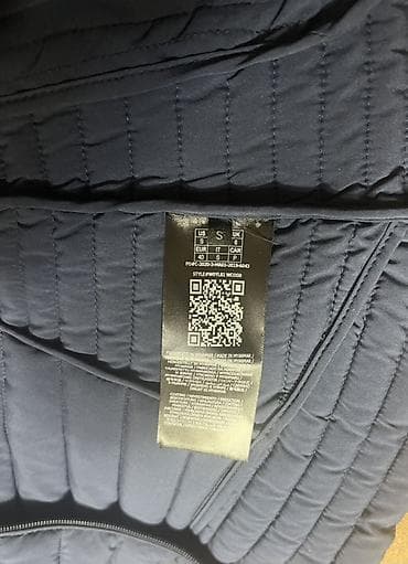 onlayn kurtkalar: Qadınlar üçün qara qısqa quilted yüngül jaket - Rəng: qara - Siluet — 5