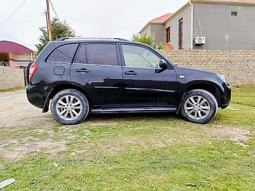 pirus satisi: Qara rəngli kompakt SUV Xüsusiyyətlər: - Kuzov: 5 qapılı, xarici — 4