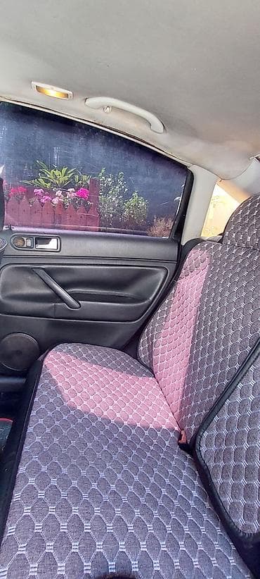 klas 6: Volkswagen Passat: 1.8 l | Sedan — 4