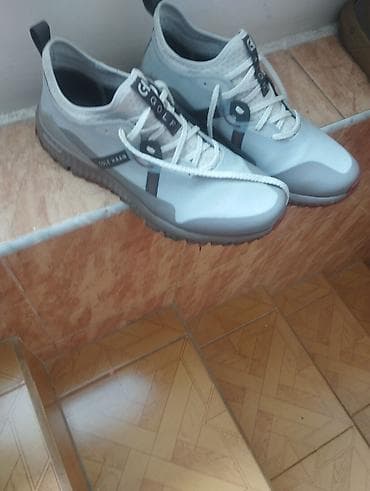 rende: Məhsul: Kişi golf ayaqqabısı - Model: Cole Haan Golf (üzərində “GOLF” — 2