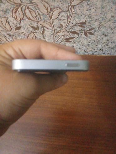 apple x max: IPhone 5s, Gümüşü, Barmaq izi — 4