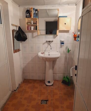 badamdar qəsəbəsi: 3 otaqlı, 116 kv. m, Orta təmir — 10