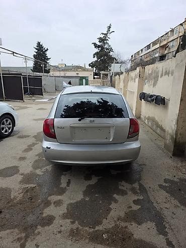 Kia Rio: 1.5 l | 2004 il Universal