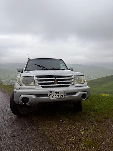 Avtomobil satışı: Mitsubishi Pajero: 2 l | 2001 il 290000 km Ofrouder/SUV — 1