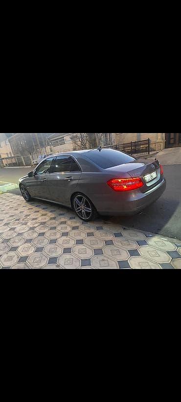 mercedes mostu: Mercedes-Benz E-Class: 1.8 l | 2011 il Sedan — 7