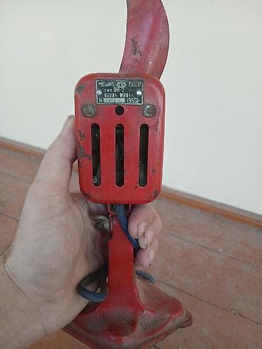 kohnə pulların qiyməti: Satılır: Köhnə kolleksiya əşyaları dəsti 1) VEF 202 portativ radio - — 8