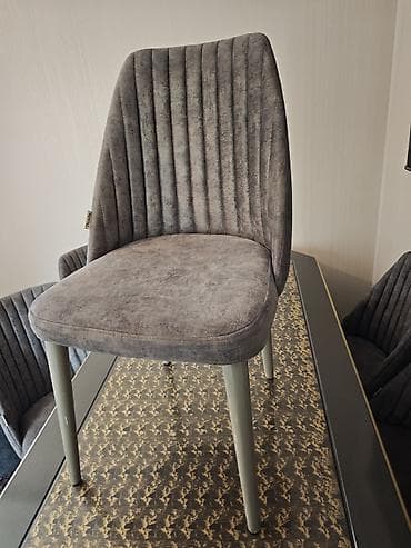 yumurta bezeyi: Qonaq otağı üçün, Açılmayan, Dördbucaq masa, 6 stul — 3