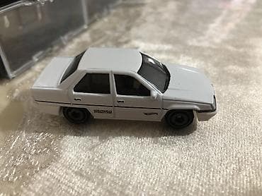 hot wheels supra: Məhsul: Miniatür maşın kolleksiyası + daşıma/qoruyucu vitrin qutuları — 2