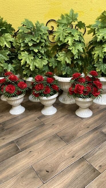 qebir ustu guller: Dekorativ süni güllər və qamış yarpaqlı bitkilər seti - Ağ rəngli — 2