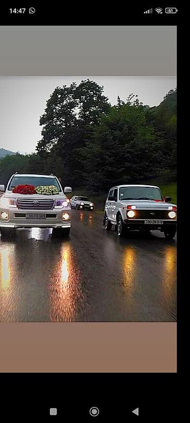 niva oturacaqlari: LADA Niva (VAZ 2121) – ağ rəngli, 3 qapı, AZ nömrə nişanı 90-ZN-919 — 3