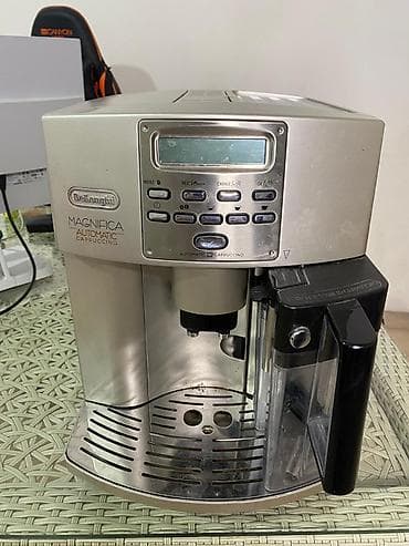 Qəhvə maşını Delonghi, Avtomat, Süd qabı ilə, İşlənmiş — 1