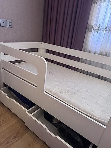 Uşaq mebeli: Oğlan və qız üçün, İşlənmiş, Çarpayı, Bazasız, Matras ilə, Siyirməli — 2