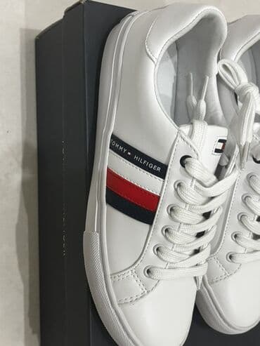 Çaydanlar: Tommy Hilfiger ağ rəngli klassik idman ayaqqabısı - Model: aşağı — 3