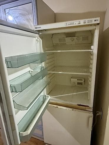 ssd satilir: Soyuducu Indesit No-Frost, elektron idarəetmə ilə. Xüsusiyyətlər: - — 2