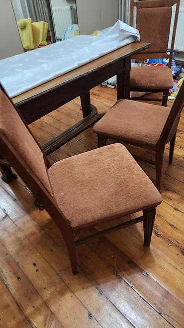 Дом и сад: Masa ve 4 eded stul,hamisi satilir.
Normal vezyetde — 2