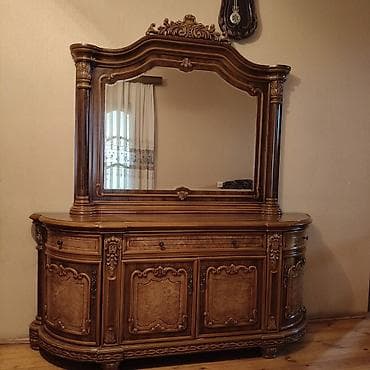 Klassik üslubda taxta vitrin-bufet dəsti Guzgulu qamut ve Qorka tecili — 2