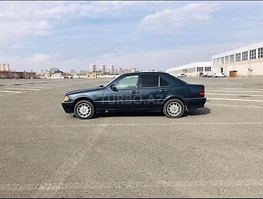 mercedes 190e: Mercedes-Benz C-Class: 2.3 l | 1997 il Sedan — 8