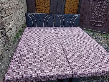 ev esya: Təzə çarpayılar. 1 nəfərlik çarpayılar 50 manat. 2 nəfərlik taxt 100 — 5