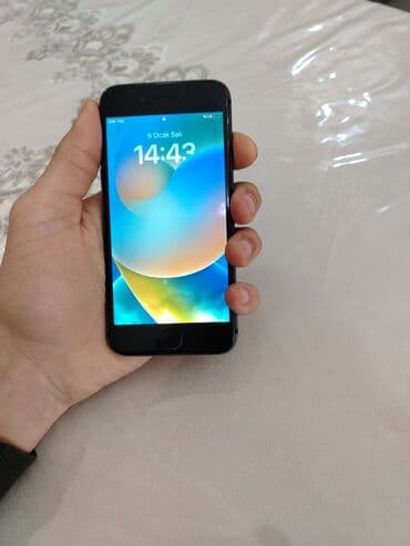 iphone 8 puls: IPhone 8, Qara, Barmaq izi — 1