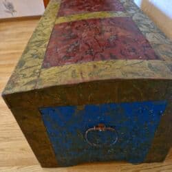 yaşıl pərdə: 1920 -1950 ilin qədimi sandiq satlir vəziyəti eladir icinde cehizlik — 3