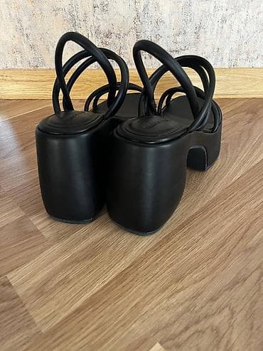 Şəxsi əşyalar: Charles&Keith, Ölçü: 39, İşlənmiş — 3
