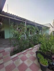 Merdekanda gözel yerde 4 sotda 4 otaqlı ev satılır qazı, ışıqı, suyu