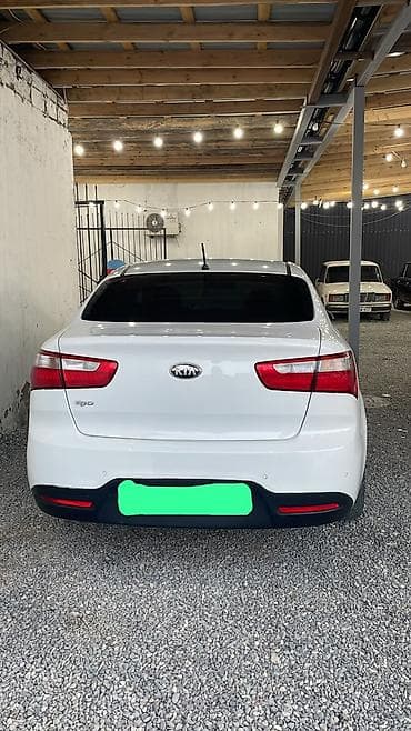 07 stop: Kia Rio: 1.4 l | 2012 il Sedan — 7