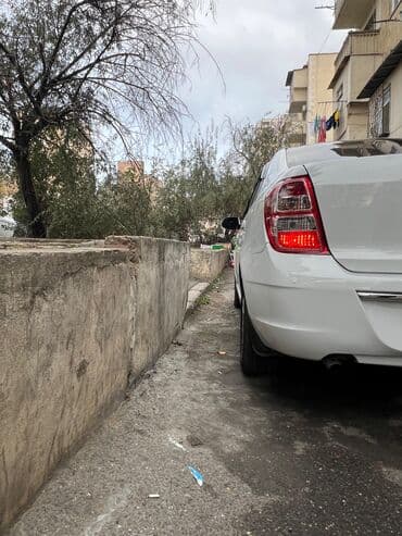 qadın masini: Chevrolet Cobalt: 1.5 l | 2023 il 160025 km Sedan — 8