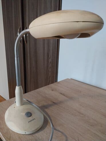 palas: Philips masaüstü işıq lampası. Üzerinde müeyyen derecede lekeler var — 4
