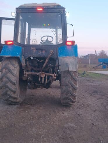 niva dal fara: Belarus MTZ traktoru - Model: Belarus MTZ (kabində “Беларус” yazısı) — 8