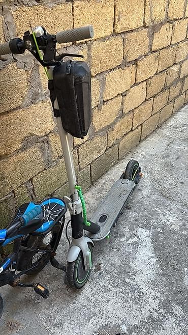 İşlənmiş Elektrik samokat 12", 251 - 350 Vt, > 45 km/s, Ünvandan götürmə