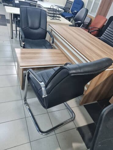 школьные парты и стулья: Б/у, Кресло, Кожа — 3