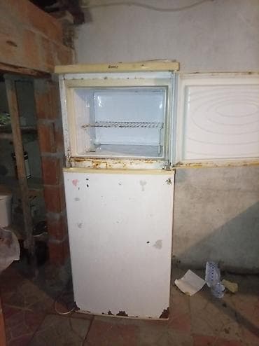 Soyuducular: Salam soyducu satılır heç bir problemi yoxdur superdə İşləyir unvan — 4