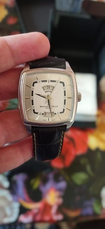 chopard saat qiymetleri: Qol saatı, Bernhard Mayer, rəng - Ağ — 5