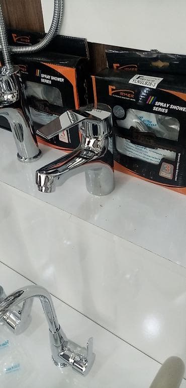 Kran. Krant. Tulpan kranı. Rakvina üçün Smistitel. Su qarışdırıcı