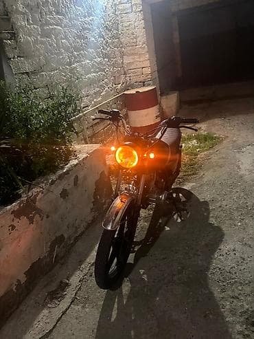 benzin ceni: Klassik üslublu küçə motosikleti - Tək silindrli benzin mühərriki — 1