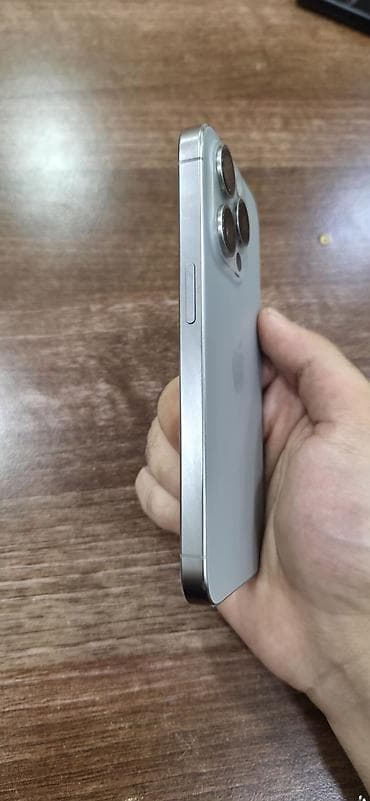 iphone qiymət: IPhone 15 Pro, 128 GB, Gümüşü — 3