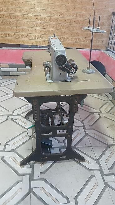 etceken masin: Sənaye tipli tikiş maşını və dəmir ayaqlı masa dəsti. Xüsusiyyətlər — 2