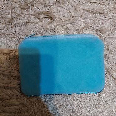 8marta hediyyelik yumşag oyuncag brelok, ve kaşelyok var . 3 dest — 8