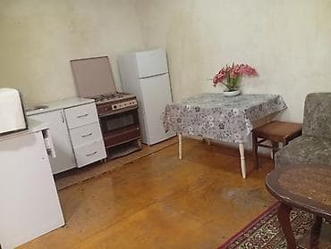 kiraye ev: Salam ev xanimlara ve telebelere verilir nefcilere 15 deq mesafede — 3