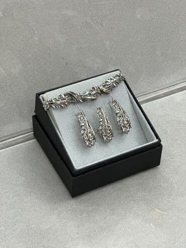 золотые серьги купить в баку: Dəstə daxildir: Üzük, Sırğa, Bilərzik, Gümüş, 925 Əyar, 25 g — 6