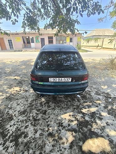 vectra b fara: Opel Astra F sedan - Kuzov: 4 qapılı sedan, tünd yaşıl rəng - Salon — 6