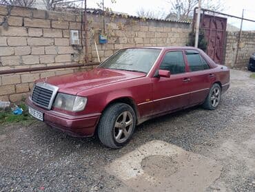 Mercedes-Benz W124 sedan - Kuzov: 4 qapılı sedan, tünd qırmızı rəng -