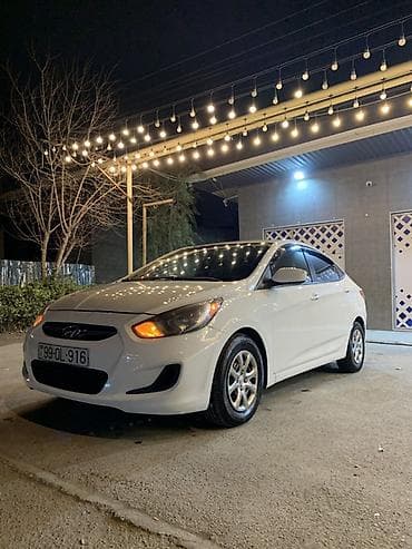 qazel satış: Hyundai Accent sedan — ağ rəng, 4 qapı, kompakt şəhər avtomobili — 2