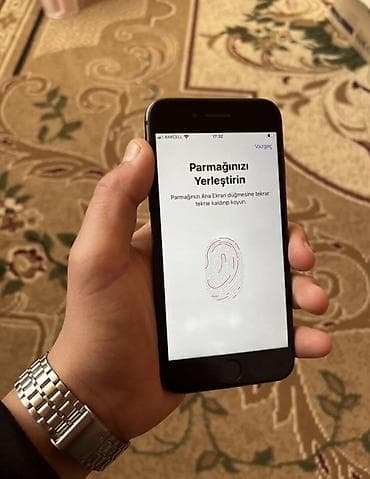 iphone 9: IPhone 8, 64 GB, Jet Black, Barmaq izi — 4