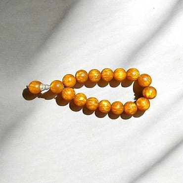 kehreba tesbeh: Məhsul: Təsbeh (muncuqdan) Təsvir: - Klassik formalı, 17–19 ədəd iri — 1