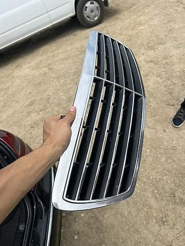 lider disk 17: Avtomobil üçün ön radiator barmaqlığı - Rəng və dizayn: parlaq xrom — 1