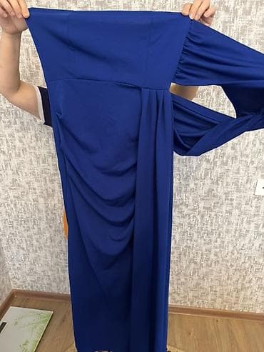 Mavi rəngli uzun don - 42 razmer - Parça: elastik, axıcı trikotaj